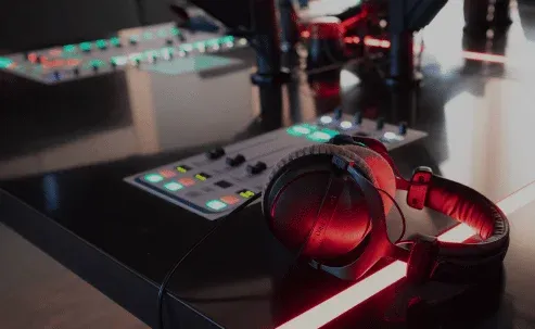 KroneHit_Studio_2_headphones